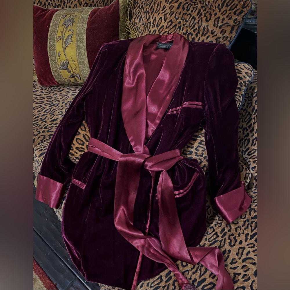 Meier and Frank vintage burgundy smoking jacket - Picture 1 of 10